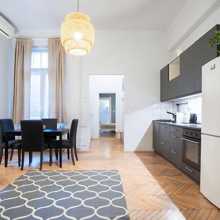Super Comfort Apartment With 3 Rooms Next To Opera Budapest Exterior foto
